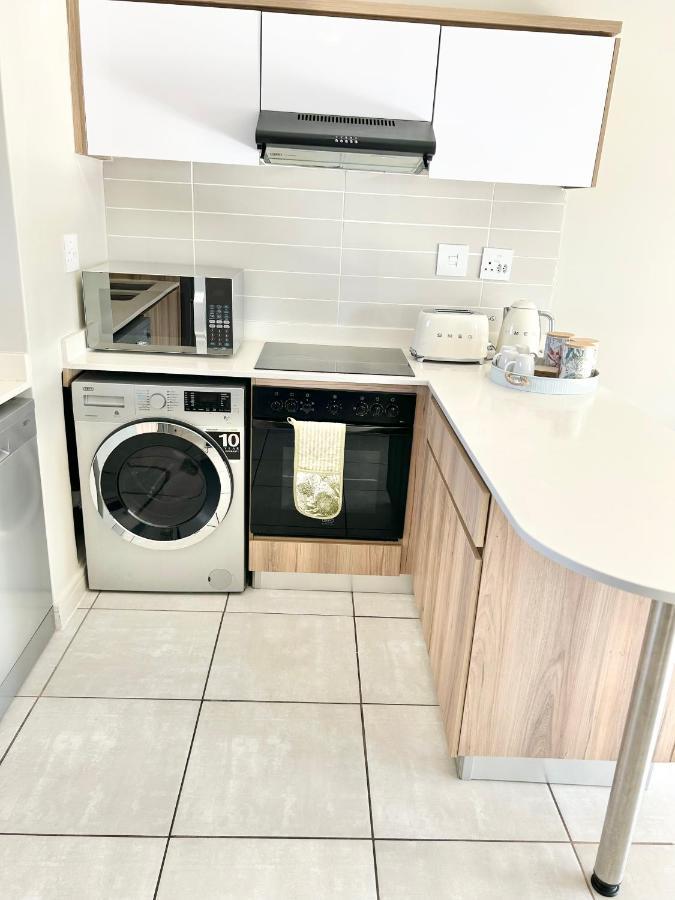 Ballito Hills - Ocean View, Queen Bed & Free Wi-fi Apartment