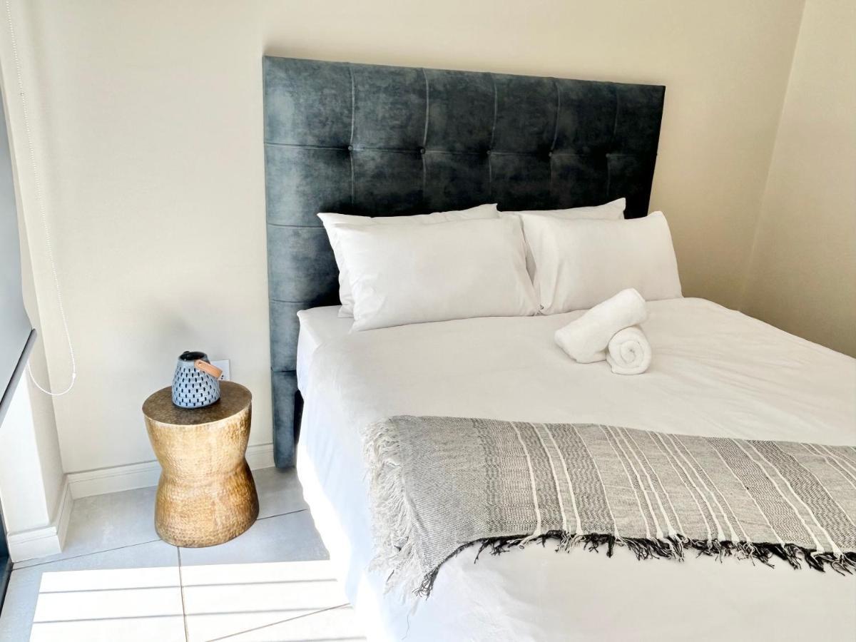 Ballito Hills - Ocean View, Queen Bed & Free Wi-fi Durban